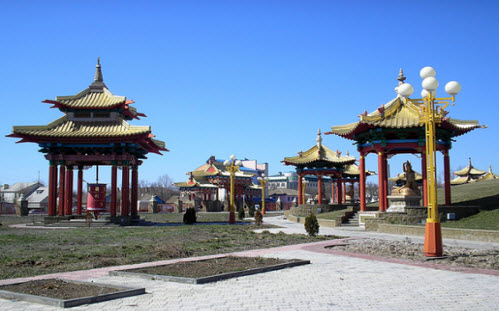 Трасса А154, центральный хурул Элиста