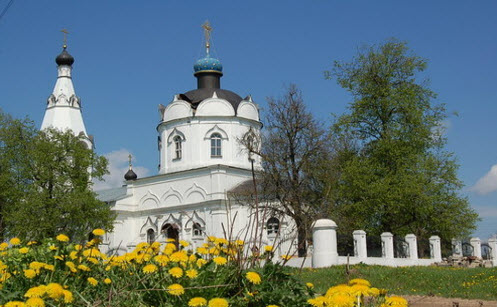 Трасса А107, церковь Козьмы и Дамиана в Меткино