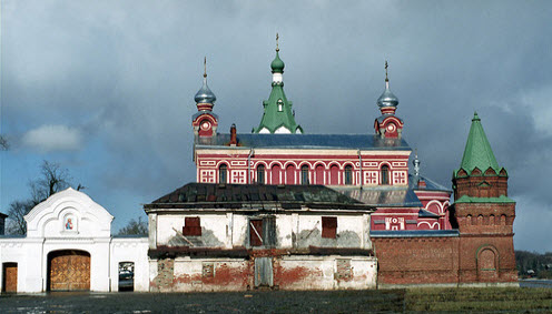 Трасса А115, Никольский мужской монастырь, Старая Ладога