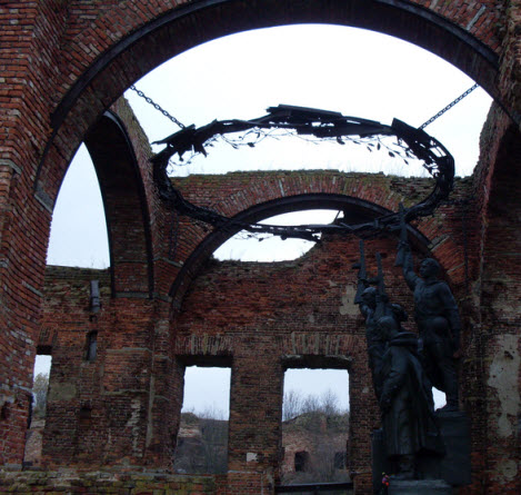 Мемориальный комплекс, посвященный обороне крепости в 1941-1943 гг, трасса М18