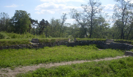 Остатки башни 1362 г крепость Корела, достопримечательности трассы М10