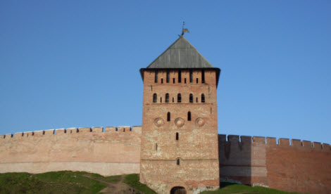 Дворцовая башня, Новгород, трасса М10