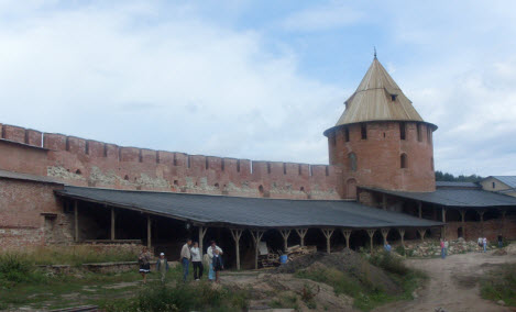 Митрополичья башня, Новгород, трасса М10