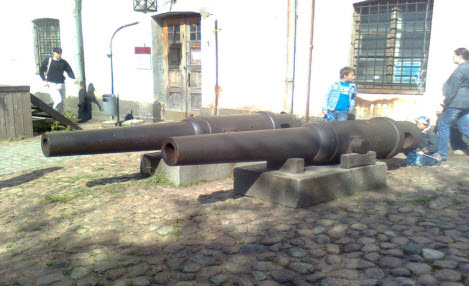 Пушки в замке, выборг, трасса М10