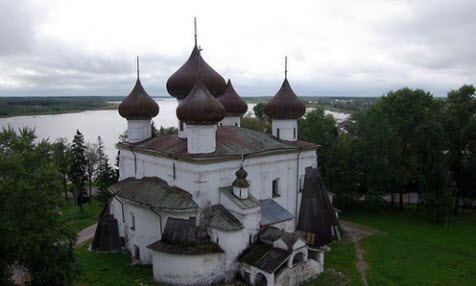 Церковь вид с колокольни в Каргополе, трасса Р2