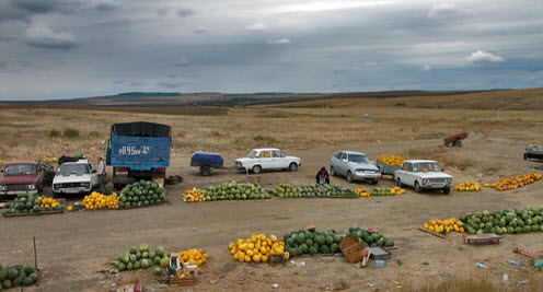 Вид с трассы Р228, базар, арбузы, дыни