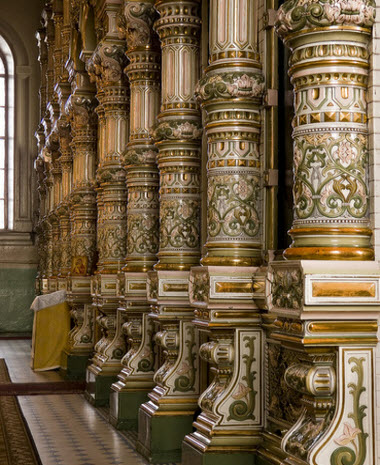 Колонны из фарфора, иконостас Михаило-Архангельского храма, трасса Р193