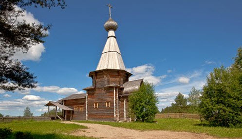 Деревянная церковь, трасса Р5, музей