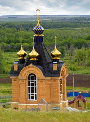 Покровский монастырь, трасса Р224, храм над входом в пещеры