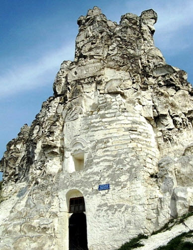 Трасса Дон, Костомаровский Спасский монастырь