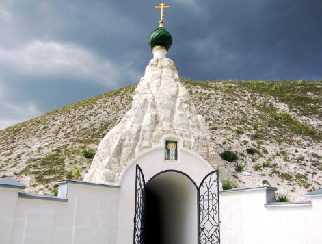 Церковь Серафима Саровского, трасса М4