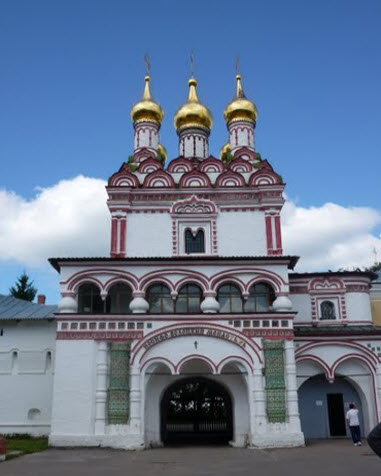 Иосифо-Волоколамский монастырь, трасса Р107 Иосифо-Волоколамский монастырь, трасса Р107