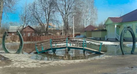 Мост из подков, Дмитров, трасса А104 Мост из подков, Дмитров, трасса А104
