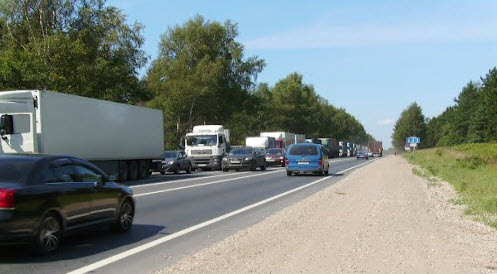 Очередь из авто для проезда вышнего волочка, трасса М10