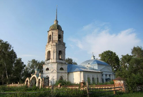 Покровская церковь, Задорожное, трасса Р81 Покровская церковь, Задорожное, трасса Р81