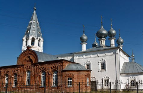 Церковь в селе Елнать, трасса Р81 Церковь в селе Елнать, трасса Р81