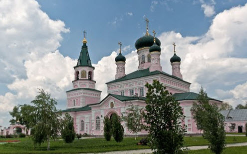 Михайловский храм, Городище, трасса Р335 Михайловский храм, Городище, трасса Р335