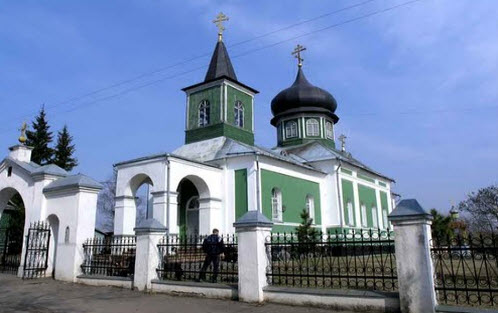 Церковь трех святителей, велиж, трасса Р131