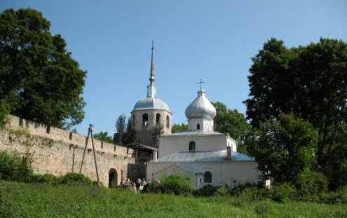Никольская церковь, Порхов, трасса Р57 Никольская церковь, Порхов, трасса Р57