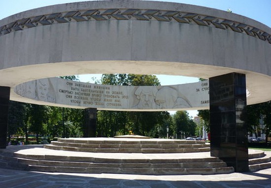 памятник в кольцо тамбов