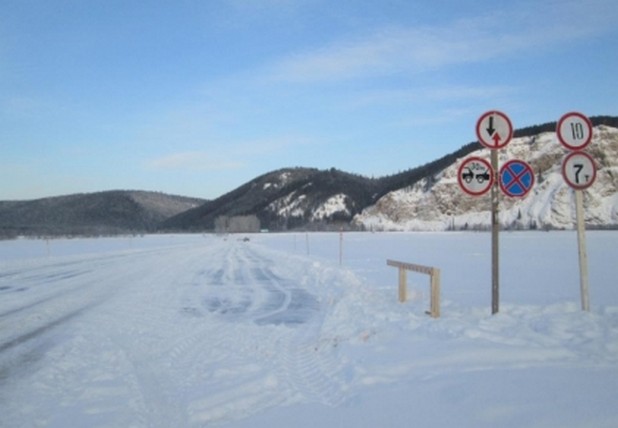 замерзшая река лена