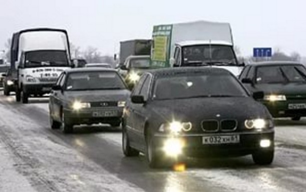 автомобили в пробке на дороге М4