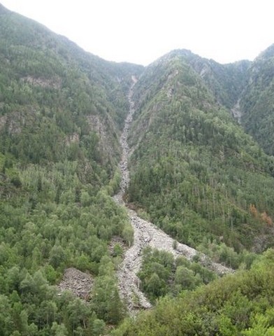 каменная сыпучка в горах