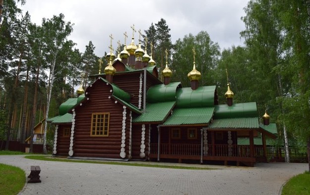 рубленый храм