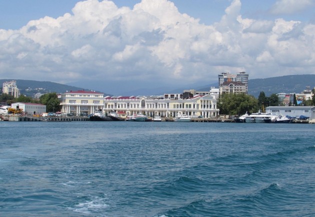 набережная с моря
