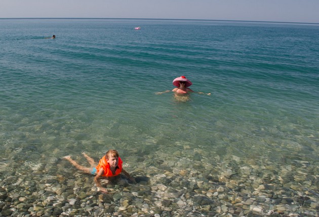 теплое море в пицунде