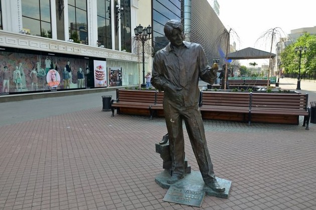Гена Букин памятник в екатеринбурге