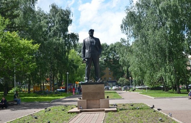 памятник маяковскому уфа