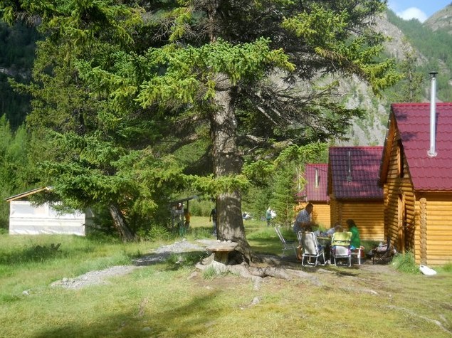 домик на турбазе мёны алтай