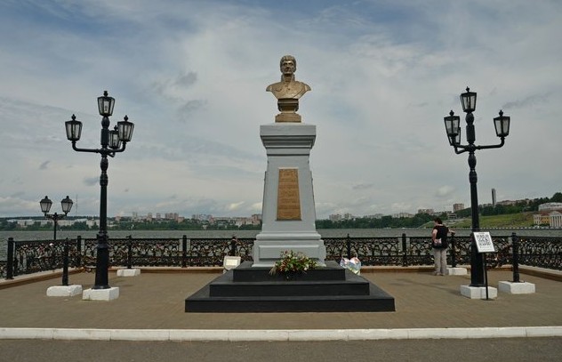 Бюст Дерябину в ижевске