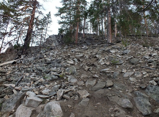 скалы на байкале