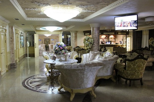 холл Amici Grand Hotel