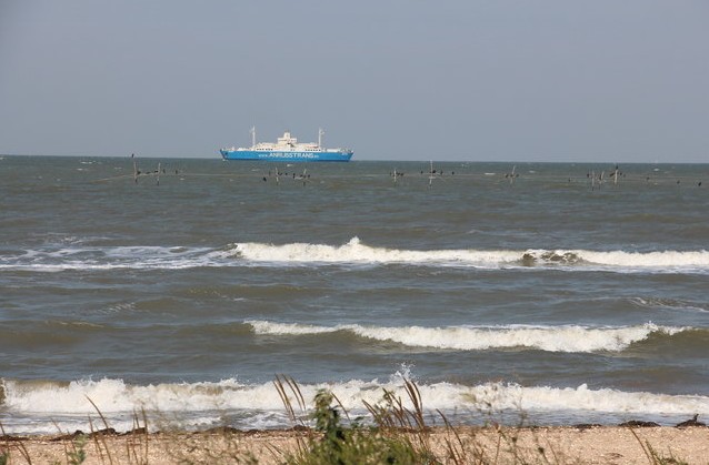Дорога  вдоль берега Азовского моря.
