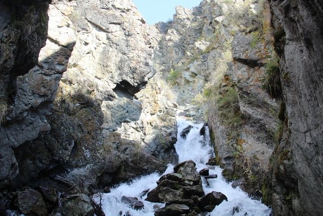 водопад Бельтертуюк на алтае