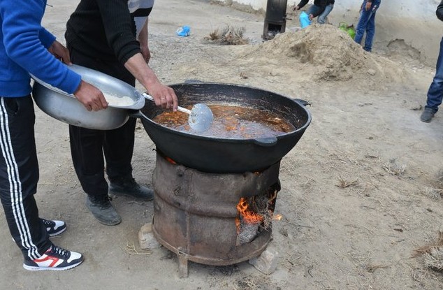 плов в казане на памире