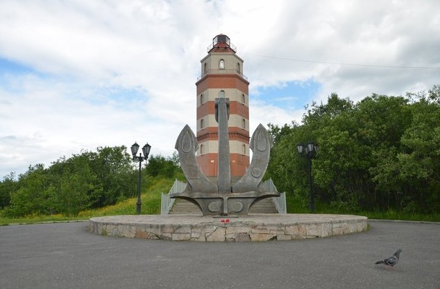  памятник в мурманске