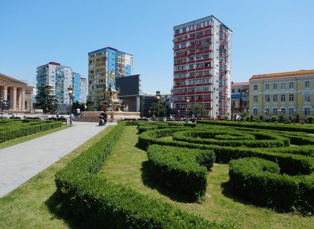 поездка в грузию здания в батуми