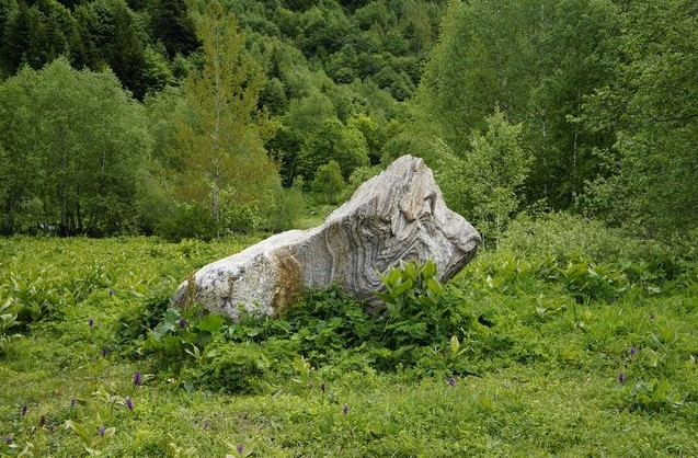 каменюга в горах