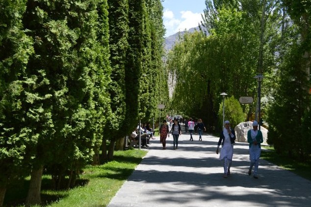 зеленые улицы хорог, памир