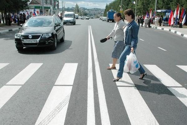 Наезд на пешехода на пешеходном переходе в 2019 году: штрафы и другое наказание