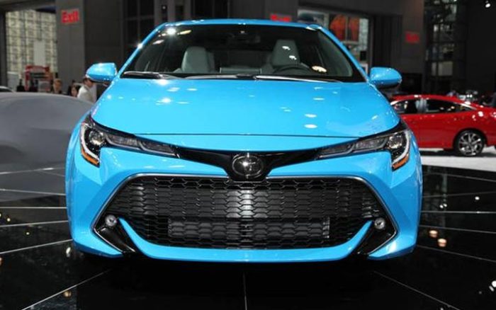 Toyota Corolla 2019: комплектации, цены, фото, когда выйдет в России