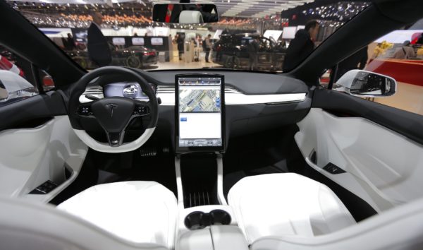 Электрический кроссовер Tesla Model Y 2020