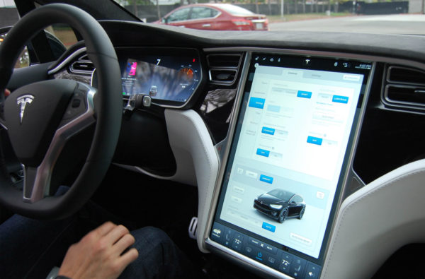 Электрический кроссовер Tesla Model Y 2020