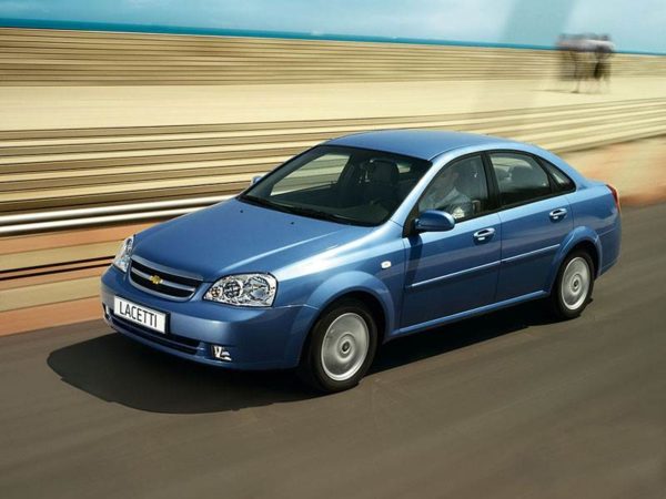5  лучших автомобилей за 300 тысяч рублей