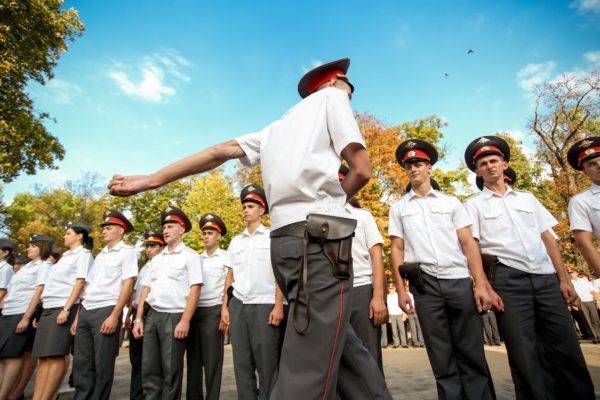 Разрешен ли сотрудникам полиции выезд за границу в 2019 году