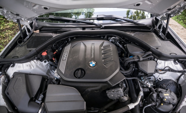 Дизайн и комплектации BMW G20 3-Series 320d xDrive 2019 года